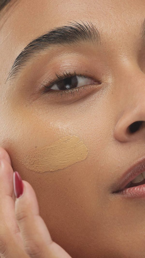 Medium Dark Warm Skinwear Hydrating sheer coverage for yellow undertones