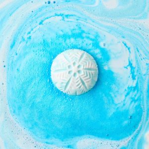2_snowdrift_bath_bomb_hero_christmas_2025_212_6d88caef_thumbnail_4096-scaled-2.jpg