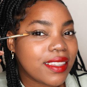 Wing It Large Angle Liner Brush