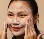 Aqua Marina Mineral-rich mattifying wash