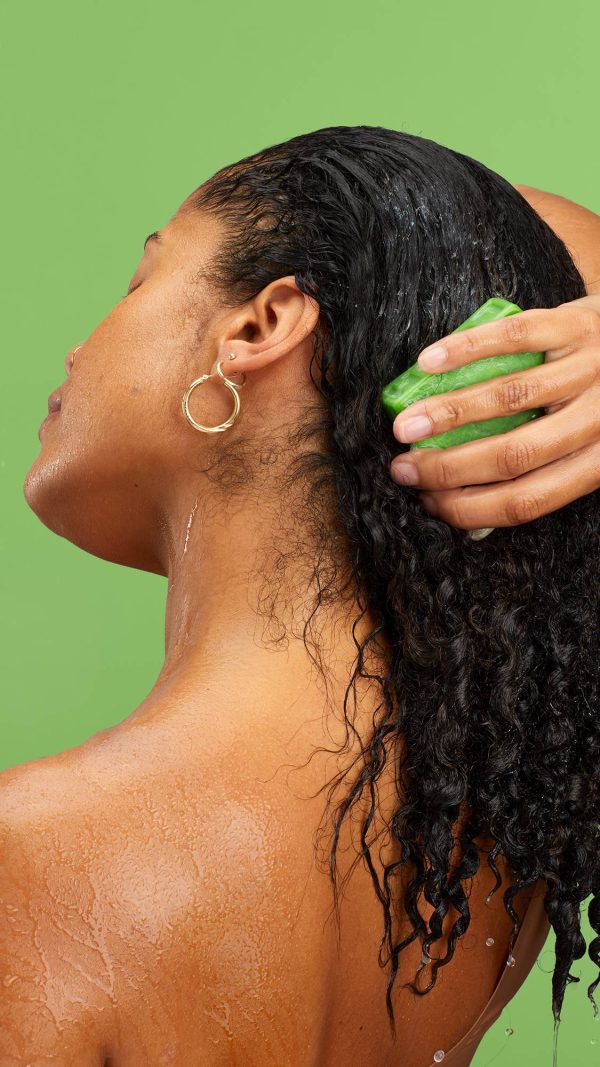 Avocado A moisture replenishing lather.