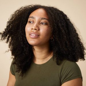 Brun Henna A cool-toned, glossy brown