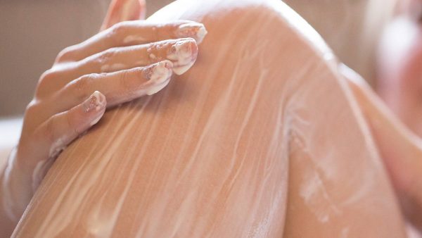 Ro's Argan Decadent floral shower moisturiser